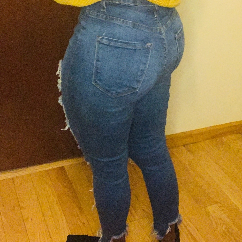 Vibrant M.i.u Distressed jeans - Picture 3 of 4